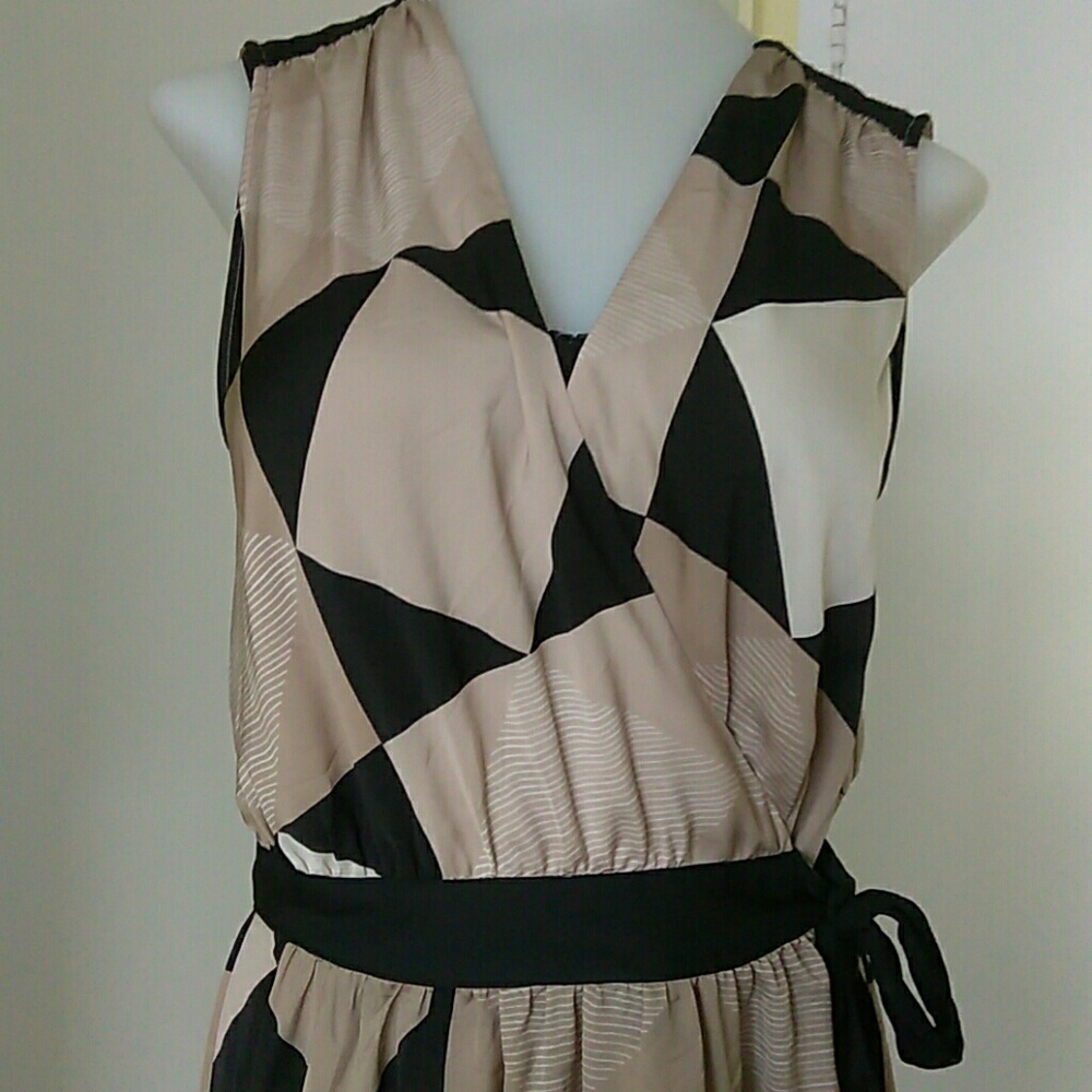DKNYC OVERLAPPING DRESS . - Picture 3 of 8